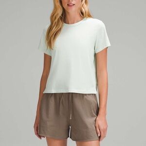 NWT Classic fit cotton blend tee - Kohlrabi Green - Size 6